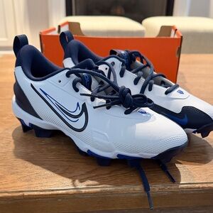 Nike White and Navy Sports Cleats